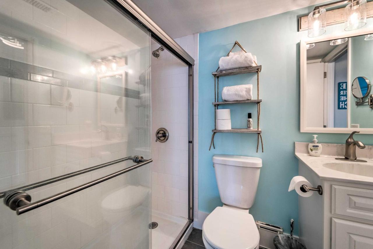 Bright Carolina Beach Condo - Walk To Shore! Extérieur photo