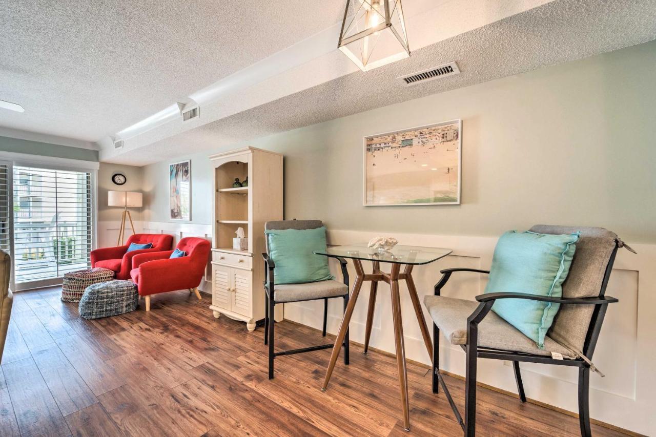 Bright Carolina Beach Condo - Walk To Shore! Extérieur photo