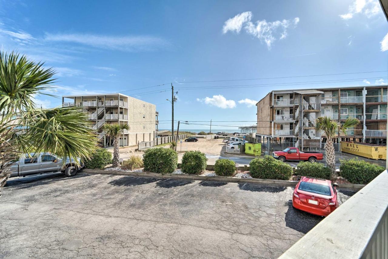 Bright Carolina Beach Condo - Walk To Shore! Extérieur photo